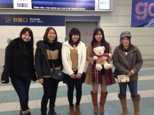 Arisa, Erika, Rena, Yurie, and Kaede at Fukuoka Airport