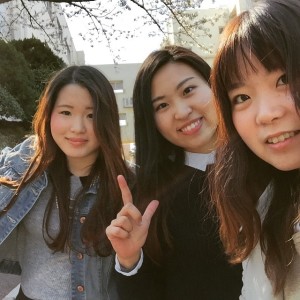 Haruna, Shiori, and Yurina on campus